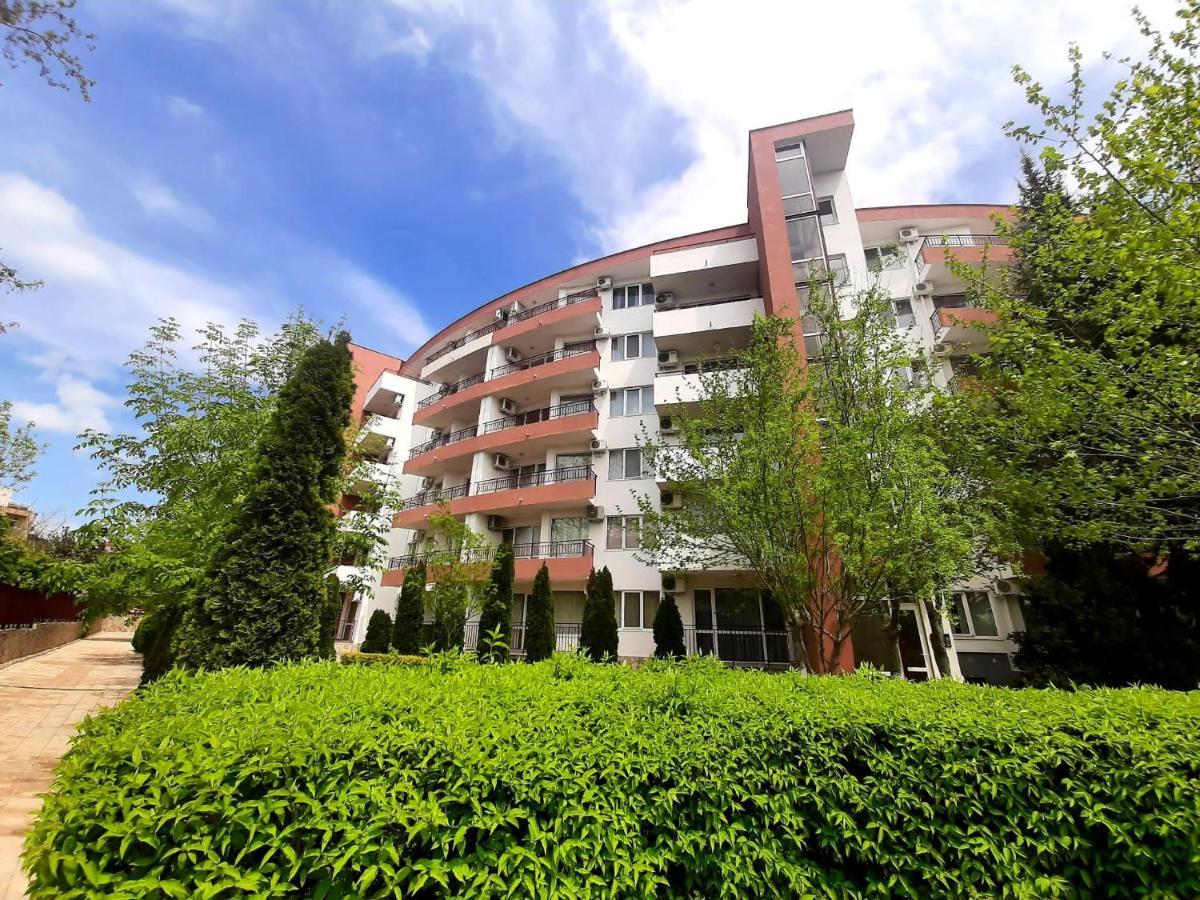 Riviera Fort Beach Apartments By Kalina Resort, Ravda Esterno foto