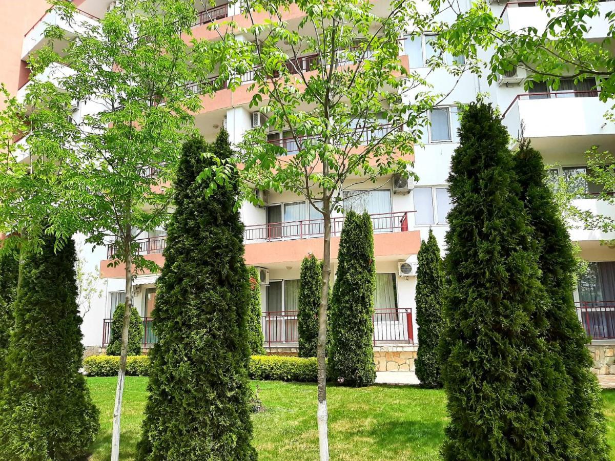 Riviera Fort Beach Apartments By Kalina Resort, Ravda Esterno foto