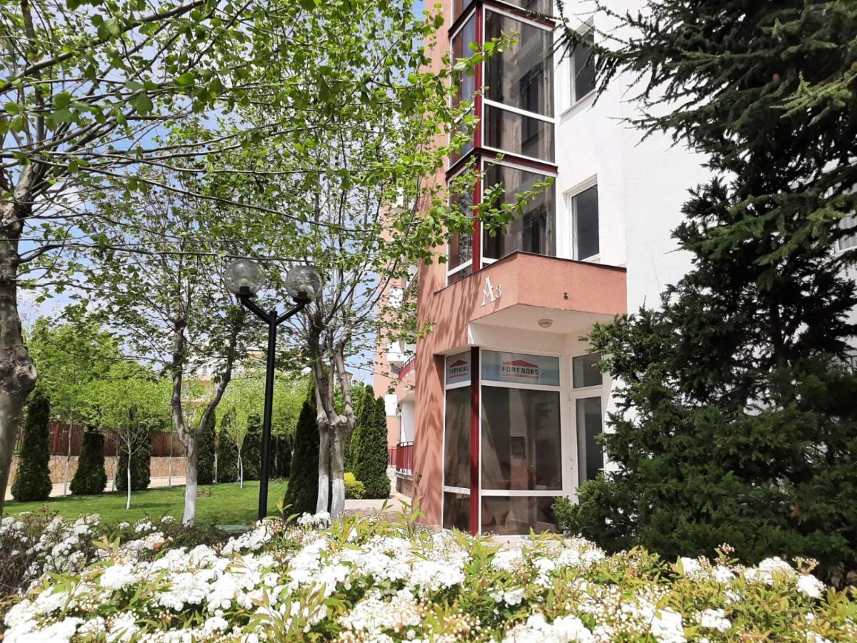 Riviera Fort Beach Apartments By Kalina Resort, Ravda Esterno foto