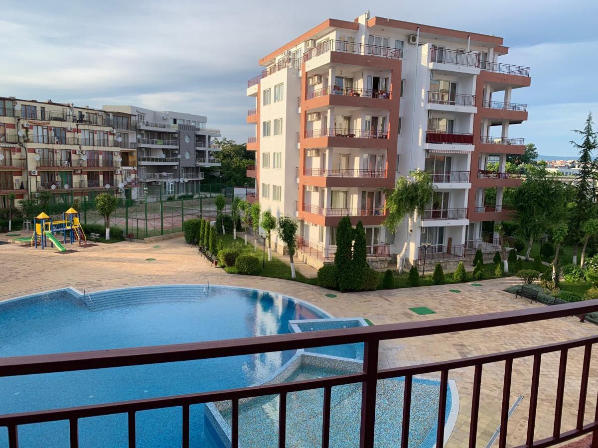 Riviera Fort Beach Apartments By Kalina Resort, Ravda Esterno foto