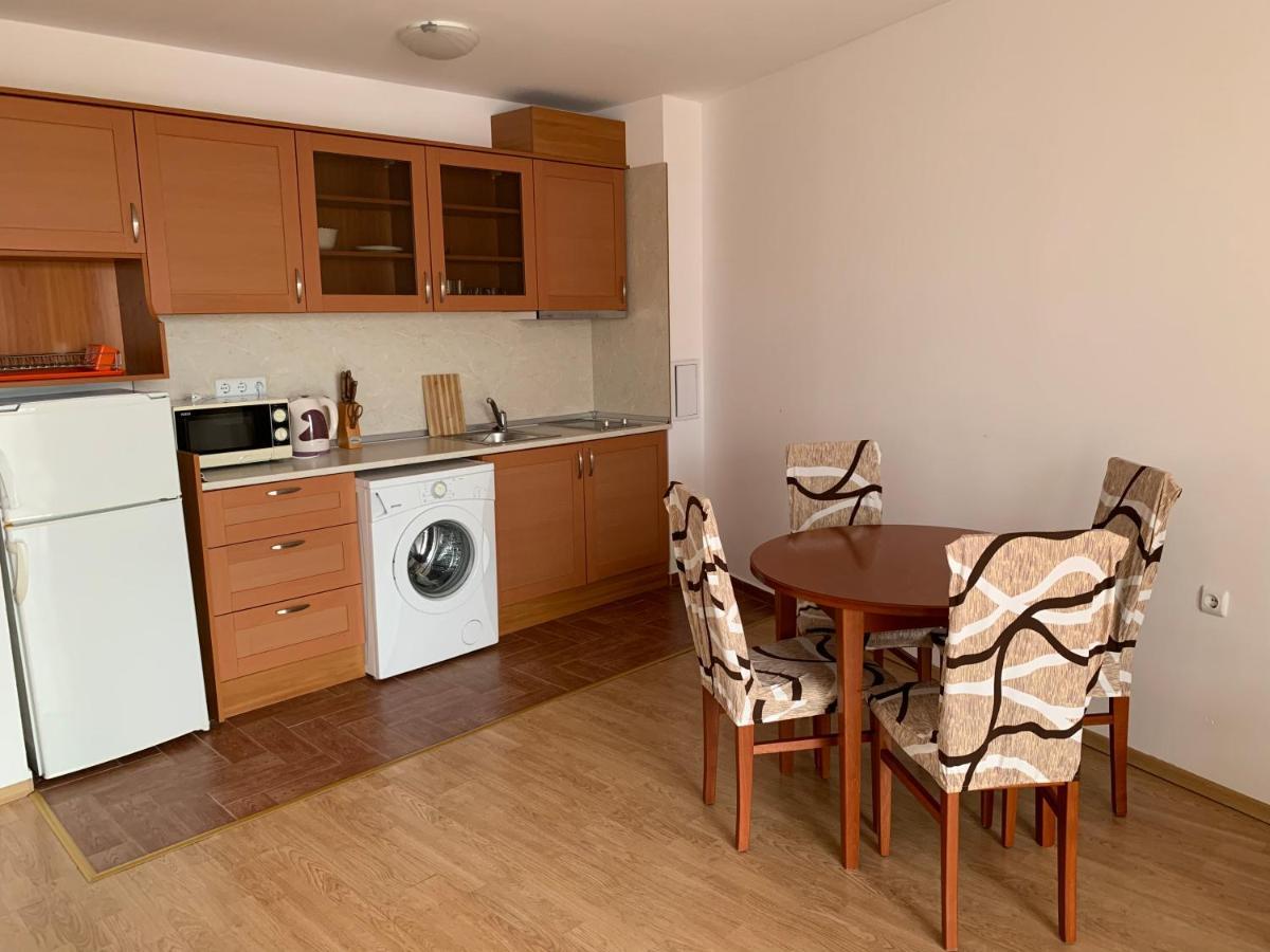 Riviera Fort Beach Apartments By Kalina Resort, Ravda Esterno foto