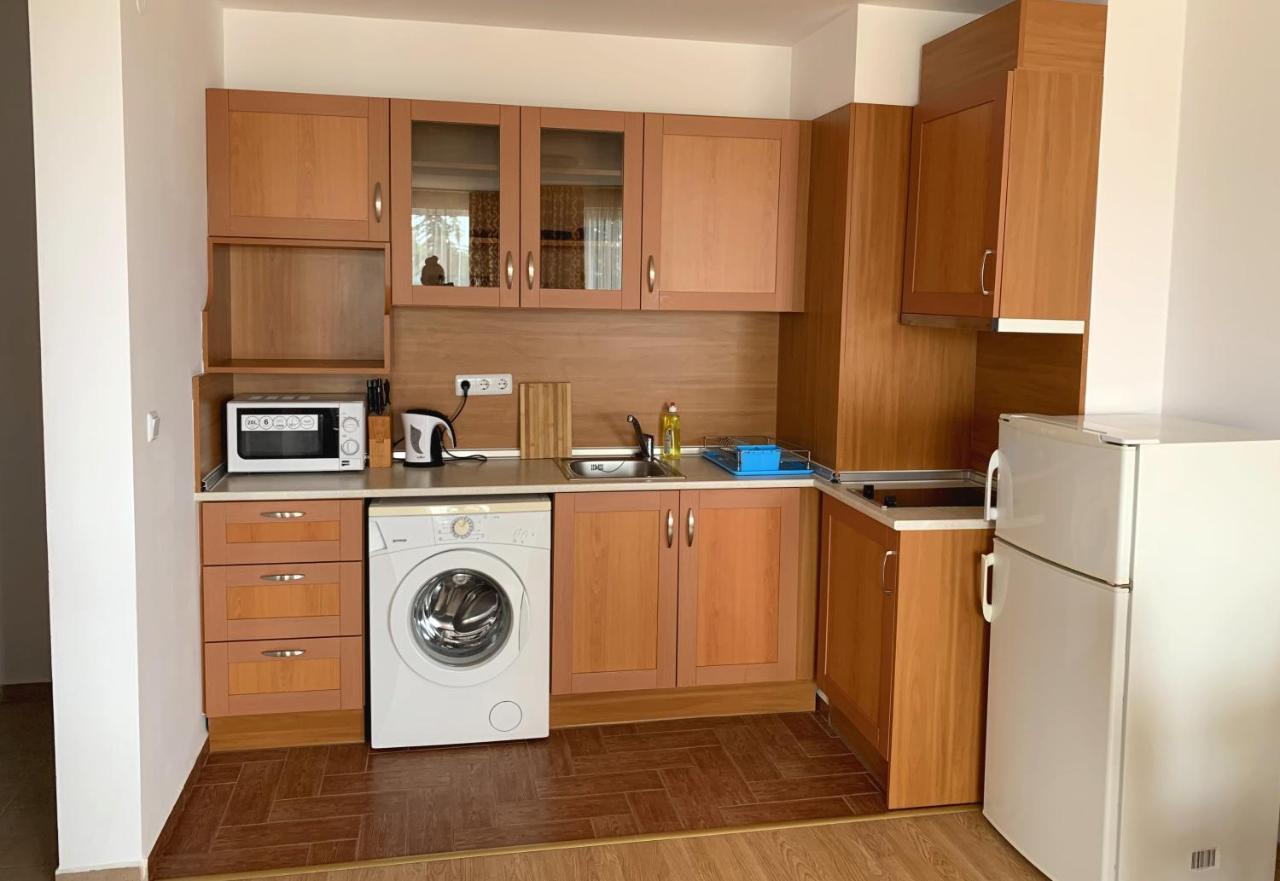 Riviera Fort Beach Apartments By Kalina Resort, Ravda Esterno foto