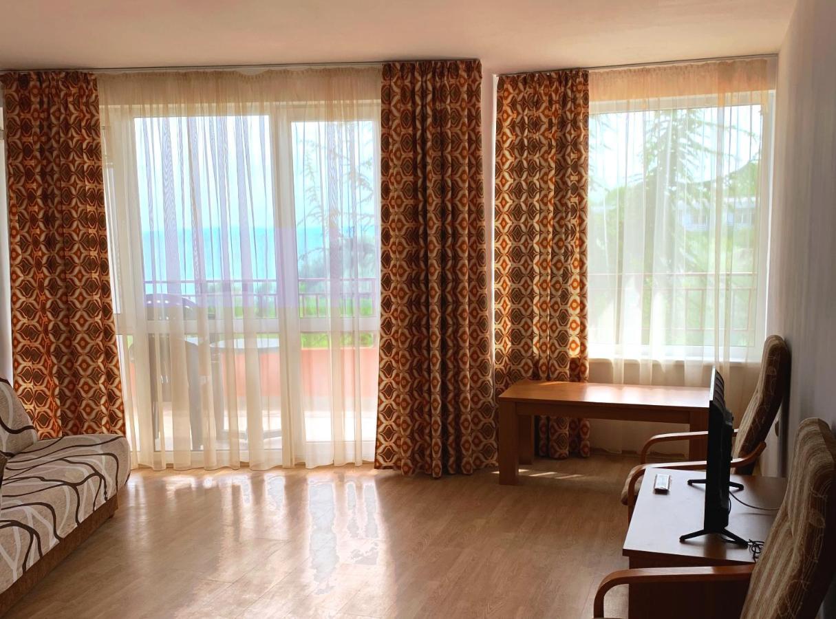 Riviera Fort Beach Apartments By Kalina Resort, Ravda Esterno foto