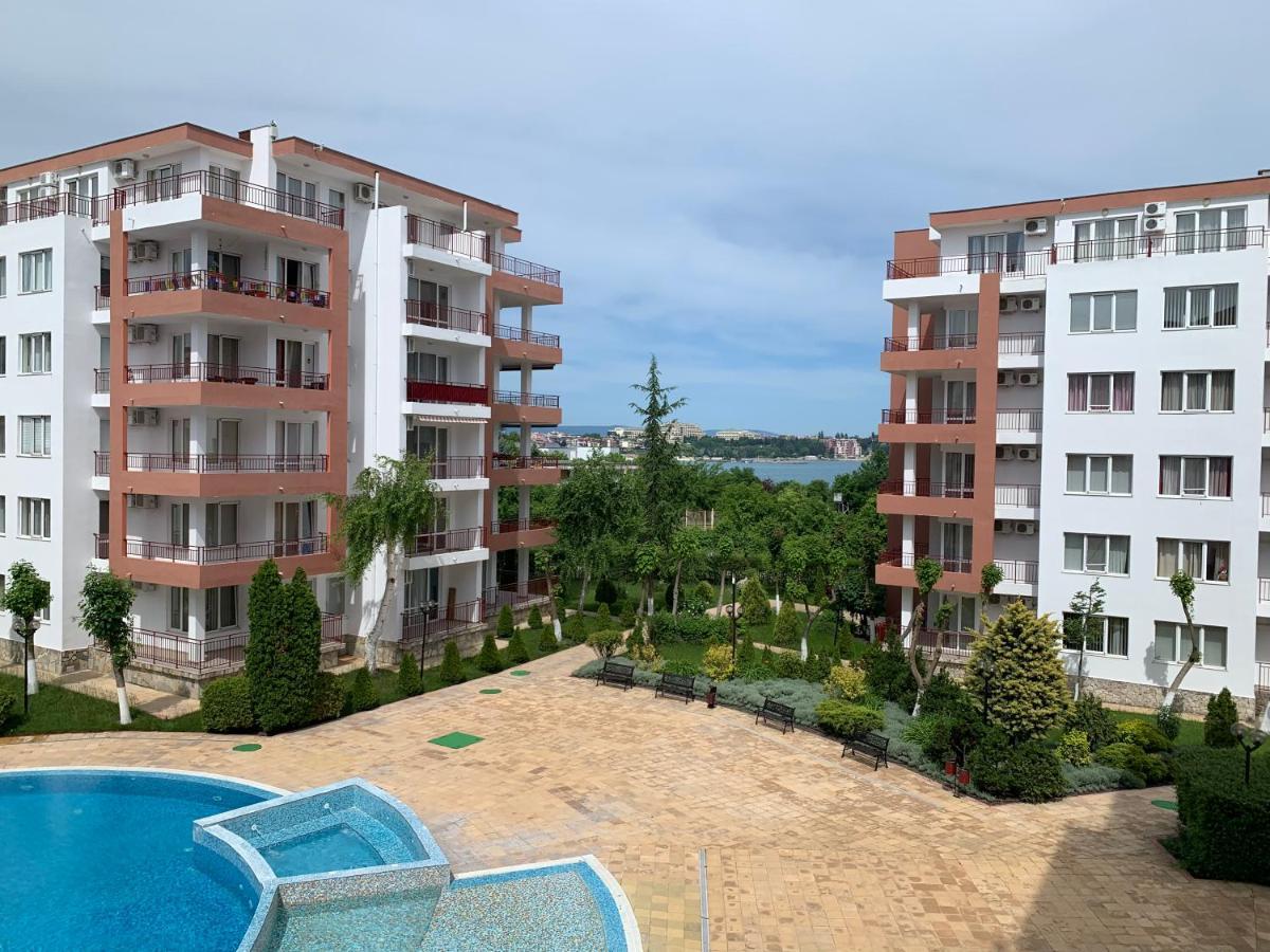 Riviera Fort Beach Apartments By Kalina Resort, Ravda Esterno foto