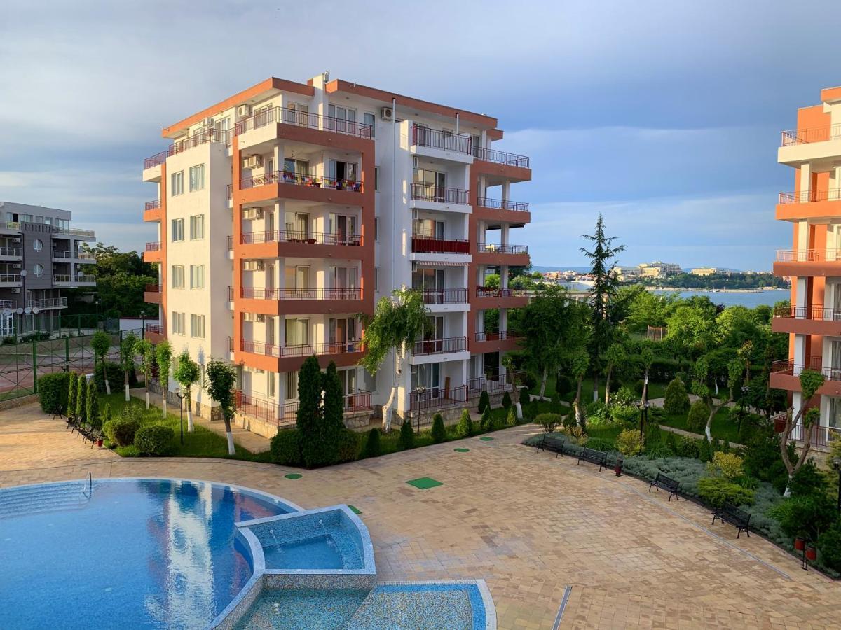 Riviera Fort Beach Apartments By Kalina Resort, Ravda Esterno foto