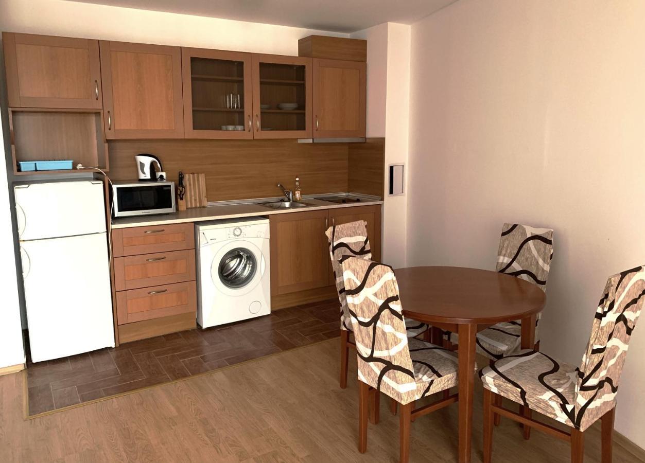 Riviera Fort Beach Apartments By Kalina Resort, Ravda Esterno foto