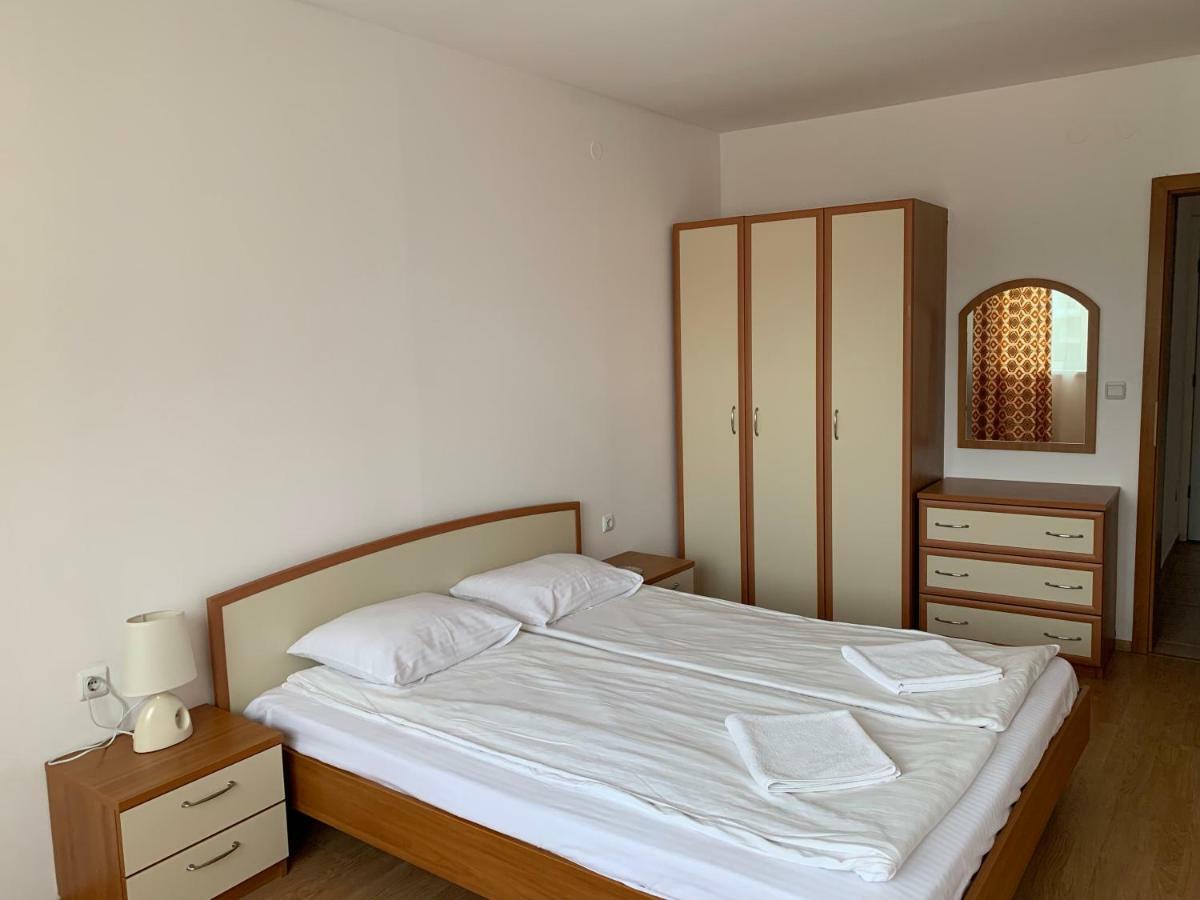Riviera Fort Beach Apartments By Kalina Resort, Ravda Esterno foto